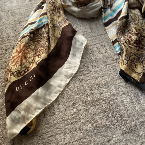 Vintage Gucci Silk Scarf - Picture 8 of 10